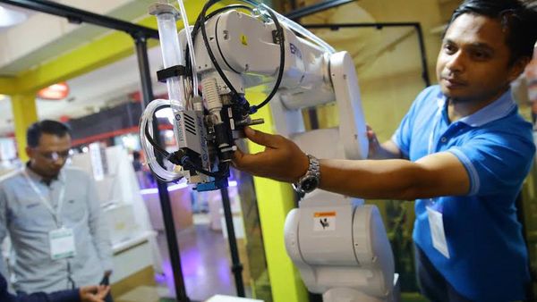 Epson Luncurkan Robot di Kemayoran