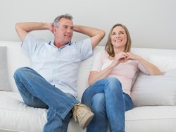 Bagaimana Mengembalikan Gairah Seks yang Redup Termakan Usia?