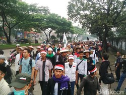 Massa GNPF MUI Jabar Kembali Memilih Jalan Kaki ke Jakarta