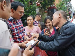 Blusukan ke Kebagusan, Ahok Beli Bandeng Presto