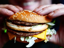Jutawan Ini Bayar Rp 37.5 Juta untuk Naik Helikopter Beli Big Mac