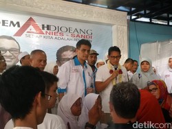 Kampanye di Rumah Pemilik Catering, Sandiaga Janji Berpihak ke UMKM
