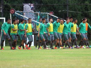 Waspadai Serangan Sisi Kanan Vietnam! Waspadai Serangan Sisi Kanan Vietnam!