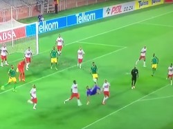Keren! Lewat Tendangan Salto, Kiper Ini Cetak Gol Penyama Skor di Menit Akhir