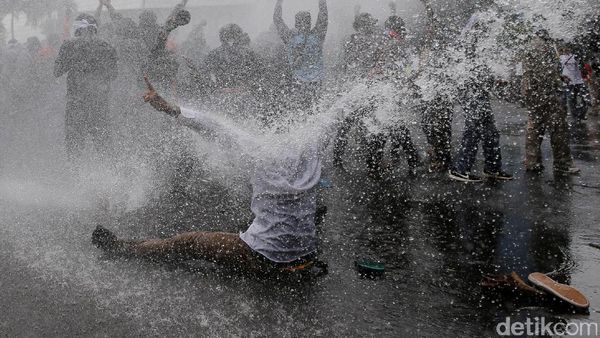 Demo Dukung Referendum Papua Ricuh