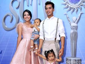 Ricky Harun dan Herfiza Bisnis Makanan Ringan Ricky Harun dan Herfiza Bisnis Makanan Ringan