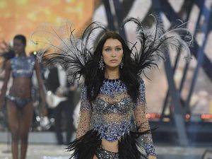 Selena Gomez dan The Weeknd Dekat, Bella Hadid Sakit Hati