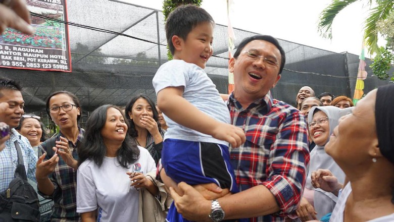 Usai Pelimpahan Bukti di Kejagung, Ahok Blusukan ke Ragunan