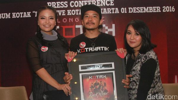 Kotak Dapat Platinum Awards