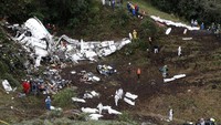 Kecelakaan maut terjadi pada akhir November 2016. Pesawat yang membawa klub Chapecoense jatuh. 71 orang termasuk 19 pemain dan staf klub meregang nyawa dalam kejadian tersebut. (Foto: Reuters).