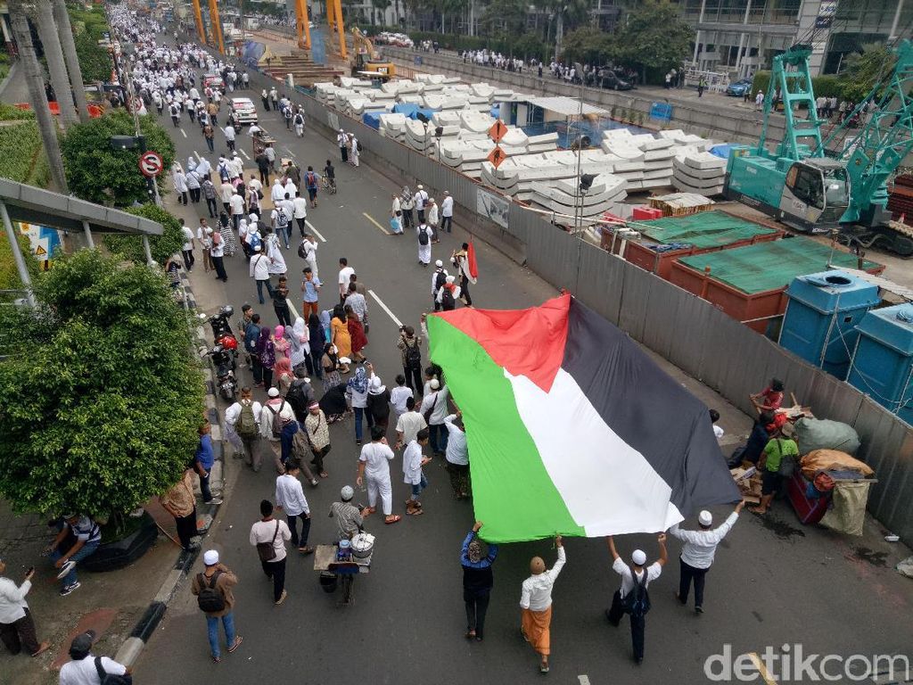 Apakah Palestina Setuju Benderanya Dipakai di Acara Politik? Apakah Palestina Setuju Benderanya Dipakai di Acara Politik?
