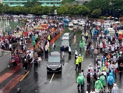 Jalan MH Thamrin Dibuka, Arus Lalin dari Monas ke Bundaran HI Padat Merayap