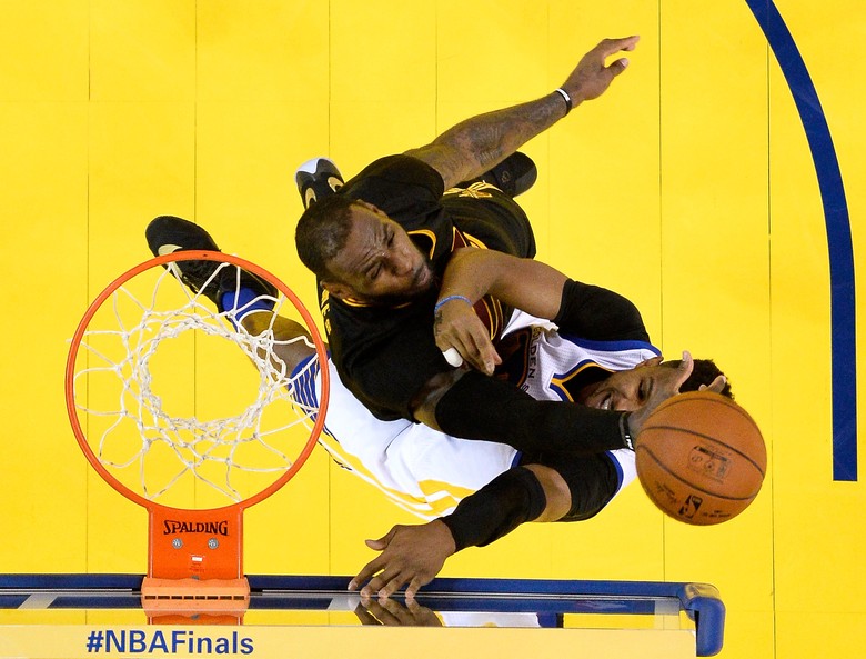 LeBron Enggan Bayangkan Cavs Akan Rematch dengan Warriors di Final NBA LeBron Enggan Bayangkan Cavs Akan Rematch dengan Warriors di Final NBA