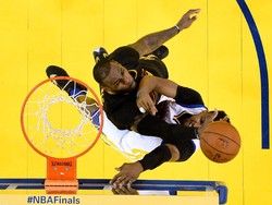 LeBron Enggan Bayangkan Cavs Akan Rematch dengan Warriors di Final NBA