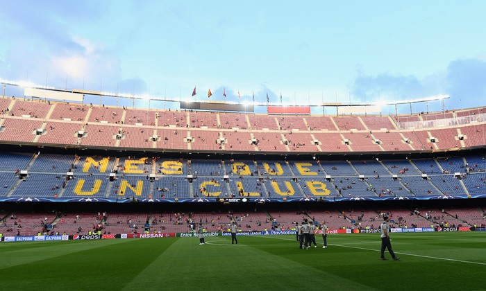 BARCELONA, SPAIN - SEPTEMBER 13:  A general view as Celtic players walk on the pitch prior to the UEFA Champions League Group C match between FC Barcelona and Celtic FC at Camp Nou on September 13, 2016 in Barcelona, Spain.  (Photo by David Ramos/Getty Images)