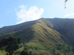 Menikmati Desa Sembalun yang Dingin di Akhir Pekan