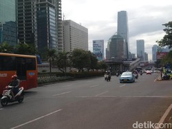 Aksi Damai 2 Desember, Arus Lalu Lintas di Semanggi Ramai Lancar