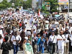 Aksi 2 Desember di Makassar Bubar, Lapangan Karebosi Kembali Kinclong