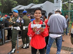 Bermalam di GBK demi Dapat Tiket Timnas