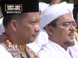 Momen Kapolri-Habib Rizieq di Panggung Aksi 2 Desember
