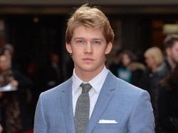 Ini Joe Alwyn, Pacar Baru Taylor Swift