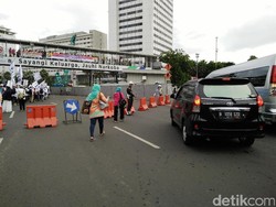 Massa Aksi 2 Desember Jalan Kaki ke Monas, Akses Jalan MH Thamrin Ditutup