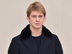 Joe Alwyn Rela Ikut Pelatihan Militer Demi Billy Lynns Long Halftime Walk