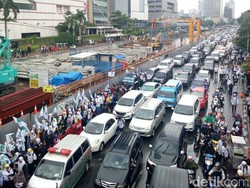 Massa 2 Desember Bubarkan Diri, Monas Arah Semanggi Macet