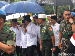 Sambutan Takbir Massa 2 Desember Saat Jokowi-JK Ikut Salat di Monas
