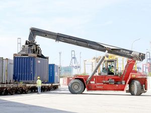 Jokowi Bangun 19 Kawasan Industri 5 Tahun ke Depan Jokowi Bangun 19 Kawasan Industri 5 Tahun ke Depan