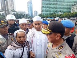 Kapolda Metro Sapa Peserta Aksi Damai di Bundaran HI