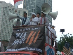 Di Atas Truk, Habib Rizieq Pandu Massa Pulang hingga Bundaran HI