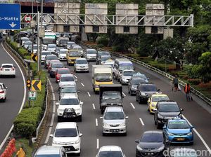 Long Weekend, 23 Ribu Kendaraan Lintasi Tol Cibubur Menuju Bogor Long Weekend, 23 Ribu Kendaraan Lintasi Tol Cibubur Menuju Bogor