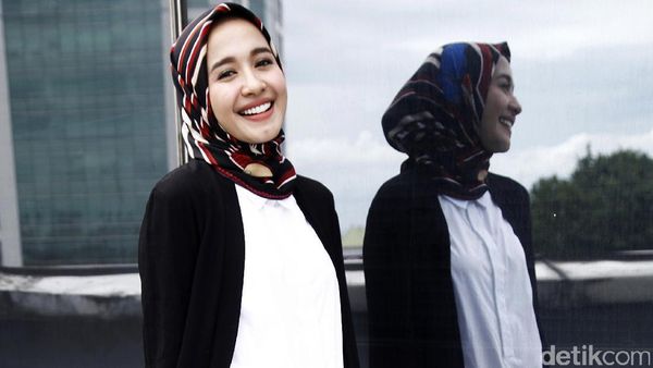 Biar Adem Lihat Senyum Laudya Cynthia Bella Aja!