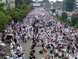 Melongok Saf Salat Jumat di Jl MH Thamrin