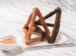 Churros 3D Bentuk Piramida Bertaut Jadi Karya Pastry Terbaru Dominique Ansel
