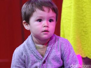 Tingkah El Barack Ini Ngegemesin Banget