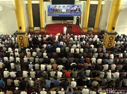 Doa Untuk Aksi Damai di Jakarta, Ribuan Warga Kota Sukabumi Gelar Istighosah