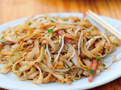 Siang Ini Enaknya Makan Kwetiau Sapi yang Mulur Gurih di Sini!