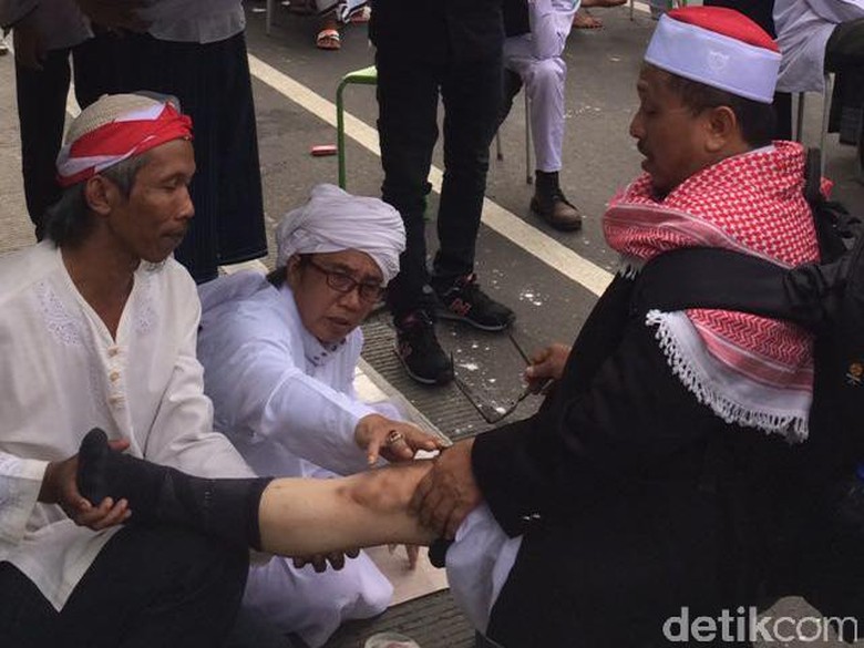 Bila Pegal-pegal, Peserta Aksi 2 Desember Bisa Mampir di 