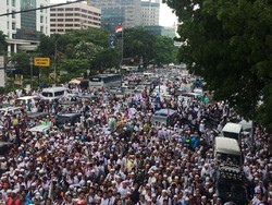 Aksi Damai 2 Desember Selesai, Medan Merdeka Timur Jadi Lautan Manusia