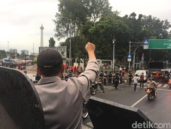 Usai Aksi Damai, Kapolda Metro dan Pangdam Jaya Patroli dengan Mobil Anoa
