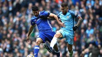 Nicolas Otamendi masuk ke dalam daftar penghuni lini belakang City dengan harga mahal. Nilai transfernya mencapai 28,5 juta pound sterling saat dibeli dari Valencia. (Clive Brunskill/Getty Images)
