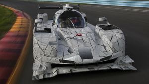 Mobil Balap Cadillac