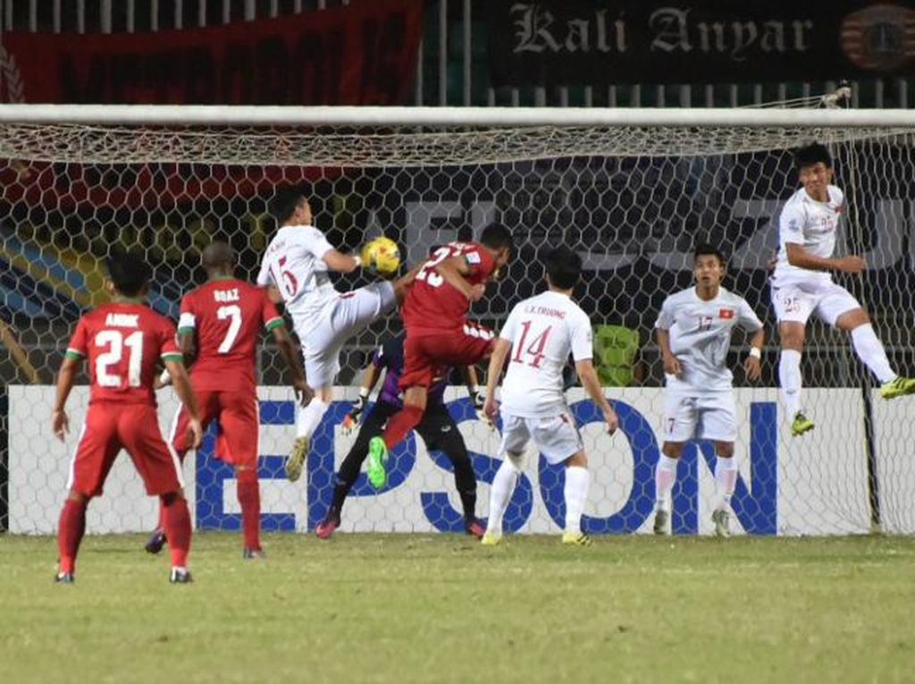 Meski Gagal Clean Sheet, Riedl Puas dengan Performa Bek Indonesia Meski Gagal Clean Sheet, Riedl Puas dengan Performa Bek Indonesia