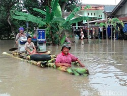 TPU Banjir, Korban Tersengat Listrik di Bojonegoro Dimakamkan di Desa Tetangga