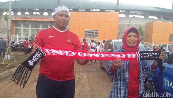 Datang dari Ternate ke Pakansari, Orangtua Zulham Zamrun Doakan Kemenangan Timnas