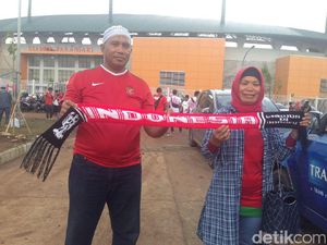 Datang dari Ternate ke Pakansari, Orangtua Zulham Zamrun Doakan Kemenangan Timnas