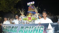 Tradisi Ancak Agung yang Identik dengan Maulid Nabi di Situbondo