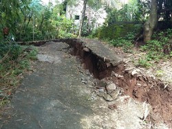 Retakan Tanah Meluas, 15 Kepala Keluarga di Blitar Dievakuasi